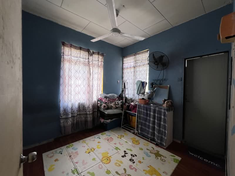 Taman Koperasi Guru, Tanah Liat, Bukit Mertajam untuk Untuk Dijual - RM 470,000, Mac 2026 - Bedroom - PropertyGuru.com.my