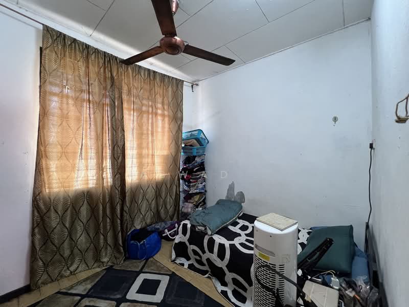 Taman Koperasi Guru, Tanah Liat, Bukit Mertajam untuk Untuk Dijual - RM 470,000, Mac 2026 - Bedroom - PropertyGuru.com.my