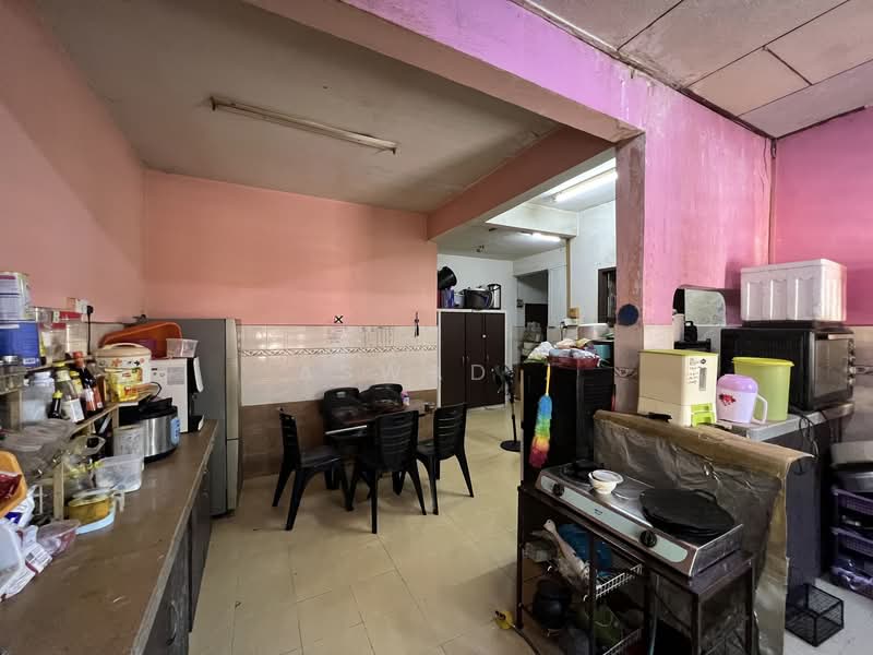 Taman Koperasi Guru, Tanah Liat, Bukit Mertajam untuk Untuk Dijual - RM 470,000, Mac 2026 - Kitchen - PropertyGuru.com.my