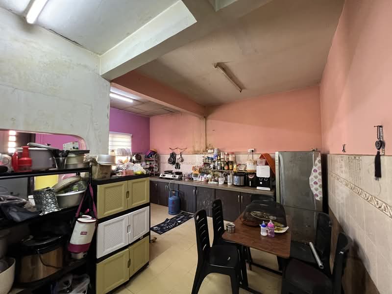Taman Koperasi Guru, Tanah Liat, Bukit Mertajam untuk Untuk Dijual - RM 470,000, Mac 2026 - Kitchen - PropertyGuru.com.my