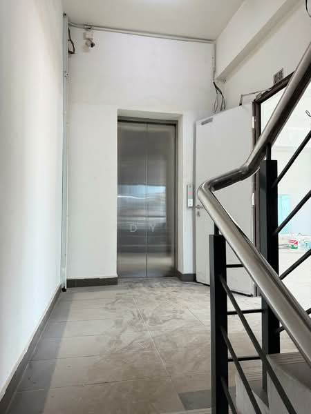 Shop / Office for Rent in Taman Taynton View (Cheras) - Addy Ng - Corridor - PropertyGuru.com.my