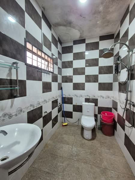 2-storey Terraced House for Rent in Taman Puteri Wangsa (Ulu Tiram) - Chloe Mak - Bathroom - PropertyGuru.com.my