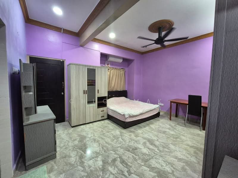 2-storey Terraced House for Rent in Taman Puteri Wangsa (Ulu Tiram) - Chloe Mak - Bedroom - PropertyGuru.com.my
