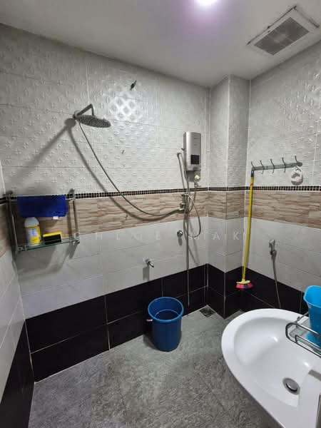 2-storey Terraced House for Rent in Taman Puteri Wangsa (Ulu Tiram) - Chloe Mak - Bathroom - PropertyGuru.com.my