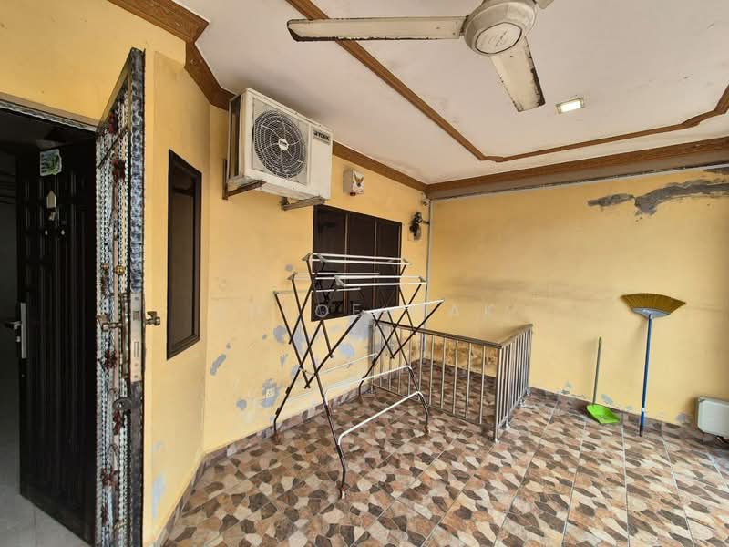 2-storey Terraced House for Rent in Taman Puteri Wangsa (Ulu Tiram) - Chloe Mak - Exterior - PropertyGuru.com.my