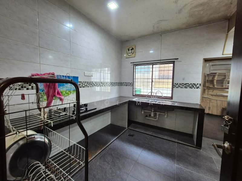 2-storey Terraced House for Rent in Taman Puteri Wangsa (Ulu Tiram) - Chloe Mak - Kitchen - PropertyGuru.com.my