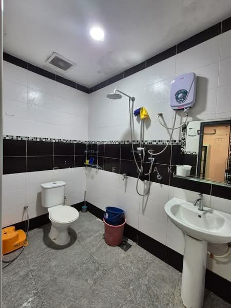 2-storey Terraced House for Rent in Taman Puteri Wangsa (Ulu Tiram) - Chloe Mak - Bathroom - PropertyGuru.com.my
