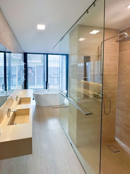 Shorefront Residences untuk Untuk Dijual - RM 2,900,000, Mac 2026 - Bathroom - PropertyGuru.com.my