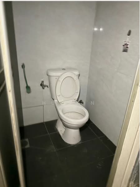Shop / Office for Rent in Taman Molek (Johor Bahru) - Hui Min - Bathroom - PropertyGuru.com.my