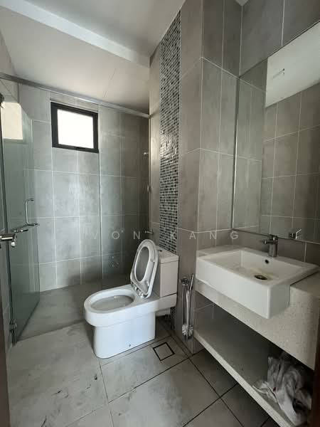 Condominium for Sale at Queens Residences Q1 @ Queens Waterfront - Evon Kang - Bathroom - PropertyGuru.com.my