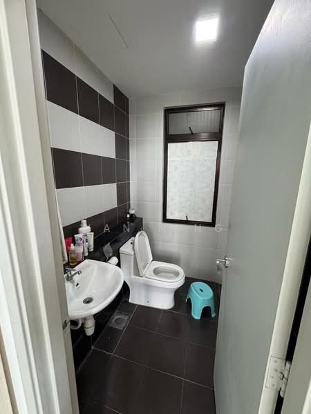 Apartment for Sale at Austin Regency (Pangsapuri Austin Perdana) - Wan Ning - Bathroom - PropertyGuru.com.my