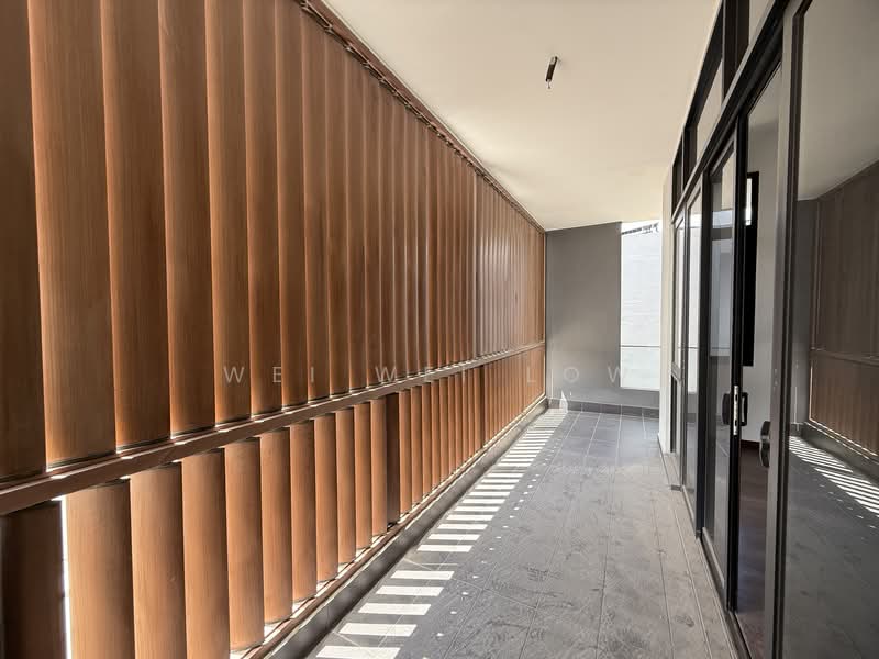 Semi-Detached House for Sale in Telok Panglima Garang (Selangor) - Wei Wei Low - Corridor - PropertyGuru.com.my