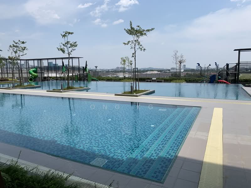 Kondominium untuk Dijual di The Edge Residence - Ong KG - Pool - PropertyGuru.com.my