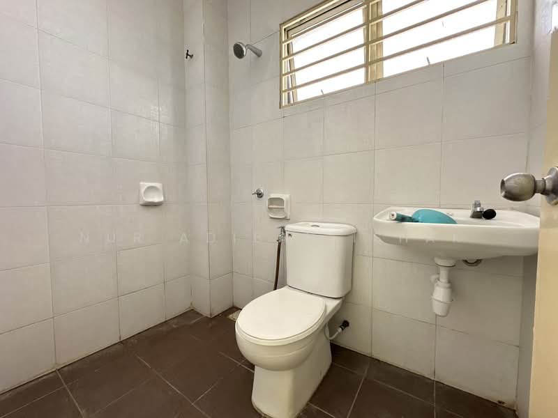 Townhouse for Sale in Taman Putra Perdana (Puchong) - Nur Adibah Ishak - Bathroom - PropertyGuru.com.my
