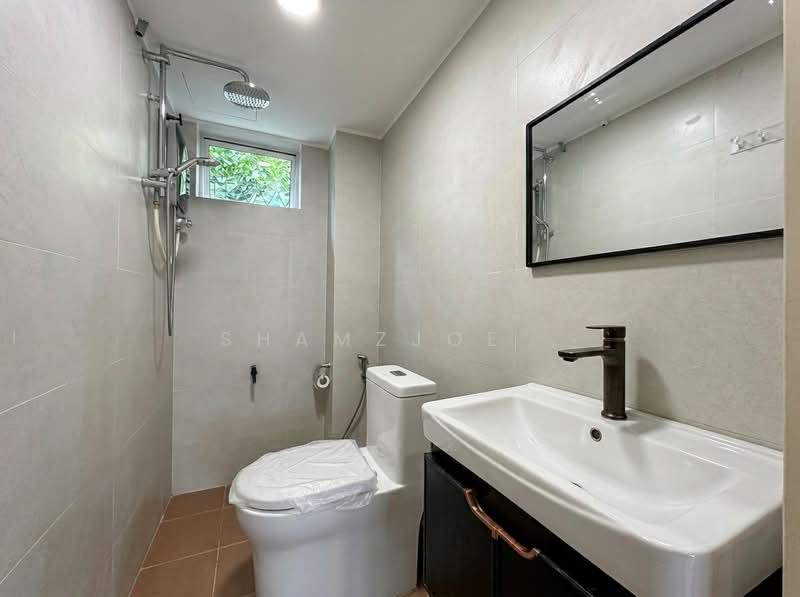 Pangsapuri untuk Dijual di Inai - Shamzjoe . - Bathroom - PropertyGuru.com.my
