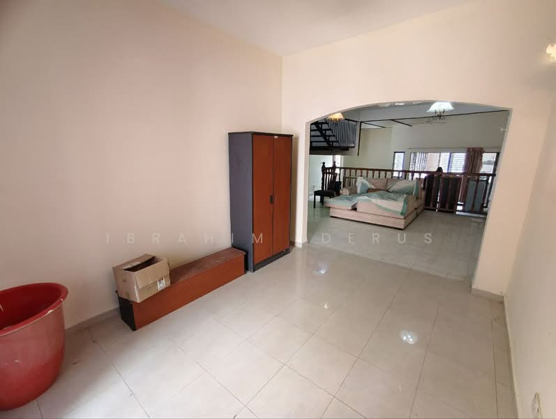 2.5-storey Terraced House for Sale in Ampang Jaya (Ampang) - Ibrahim Iderus - Living Room - PropertyGuru.com.my