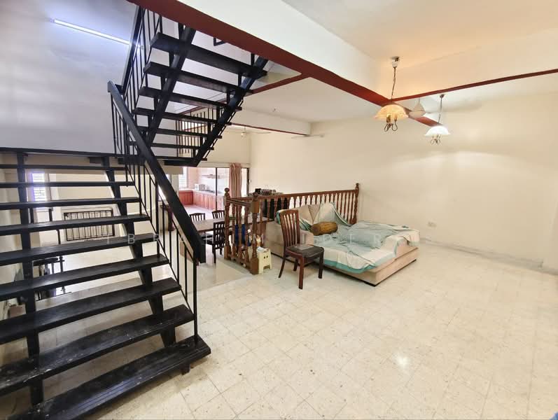 2.5-storey Terraced House for Sale in Ampang Jaya (Ampang) - Ibrahim Iderus - Living Room - PropertyGuru.com.my