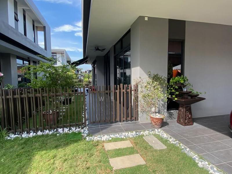 Rumah Berkembar untuk Dijual di Telok Panglima Garang (Selangor) - Wei Wei Low - Exterior - PropertyGuru.com.my