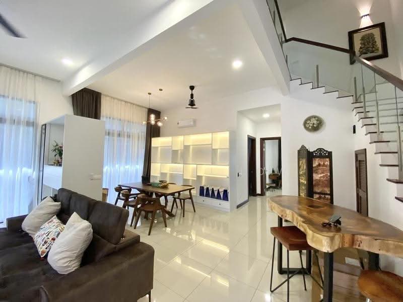 Rumah Berkembar untuk Dijual di Telok Panglima Garang (Selangor) - Wei Wei Low - Living Room - PropertyGuru.com.my