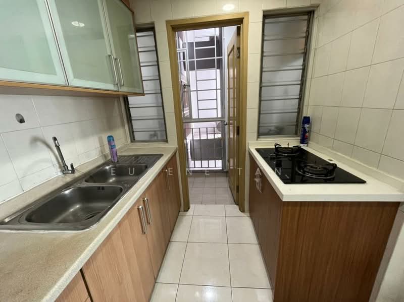 E-Tiara untuk Untuk Disewa - RM 1,850 /bulan, Mac 2026 - Kitchen - PropertyGuru.com.my