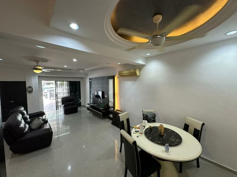 Teluk Kumbar 3 Storey Terrace untuk Untuk Dijual - RM 980,000, Mac 2026 - Living Room - PropertyGuru.com.my