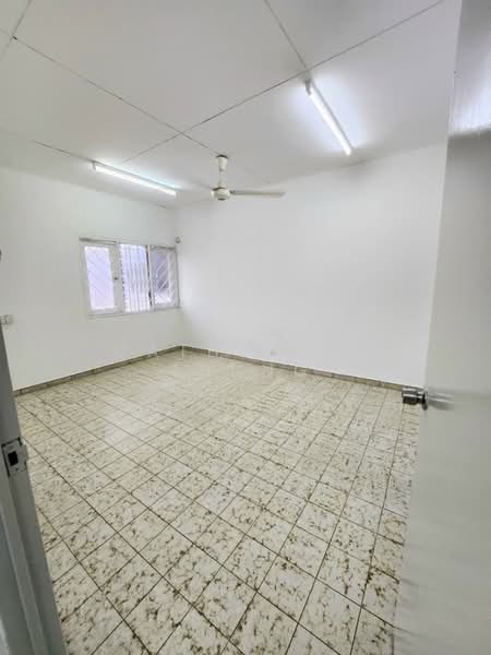 Semi-Detached House for Sale in Taman Pelangi (Johor Bahru) - Catherine Thung - Interior - PropertyGuru.com.my