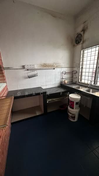 Taman Muhibbah untuk Untuk Disewa - RM 950 /bulan, Mac 2026 - Kitchen - PropertyGuru.com.my