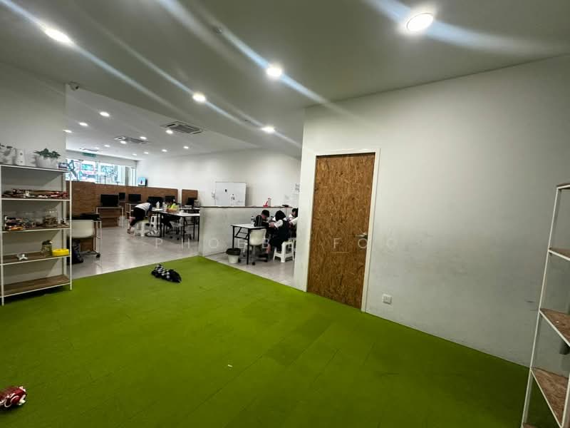 Shop for Rent in Taman Gaya (Ulu Tiram) - Phoebe Foo - Interior - PropertyGuru.com.my