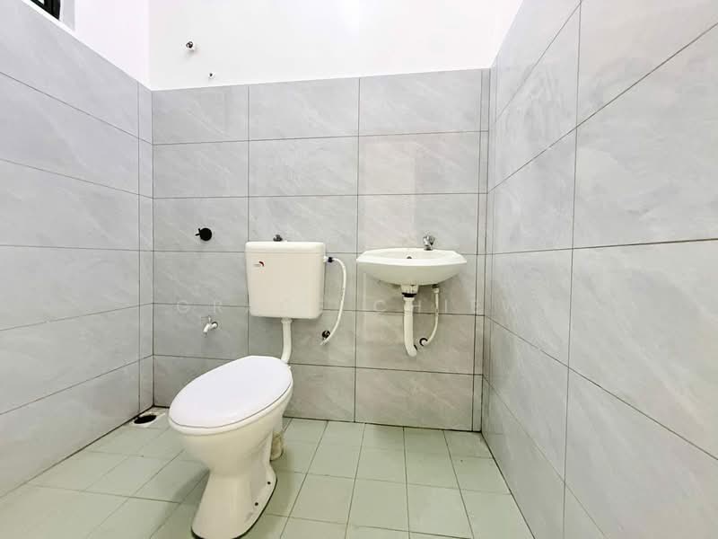 Taman Desa Jaya Johor Bahru untuk Untuk Dijual - RM 448,000, Apr 2026 - Bathroom - PropertyGuru.com.my