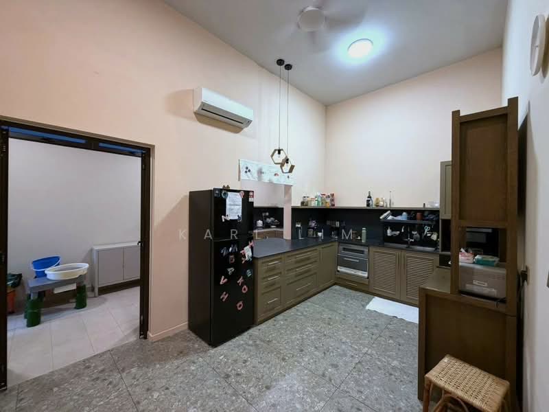 Cluster House for Sale in Taman Desa Tebrau (Tebrau) - Karl Lim - Kitchen - PropertyGuru.com.my