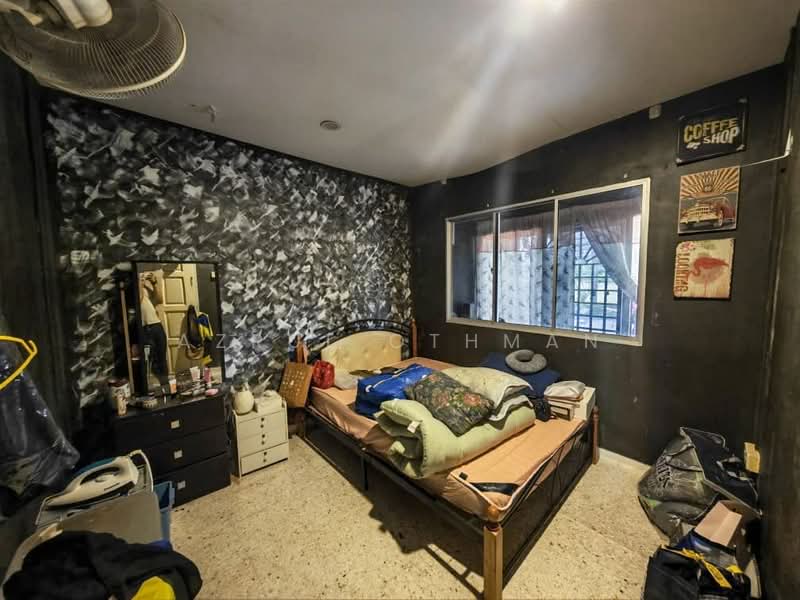 1-storey Terraced House for Sale in Taman Sikamat Indah (Sikamat) - Azrul Othman - Bedroom - PropertyGuru.com.my