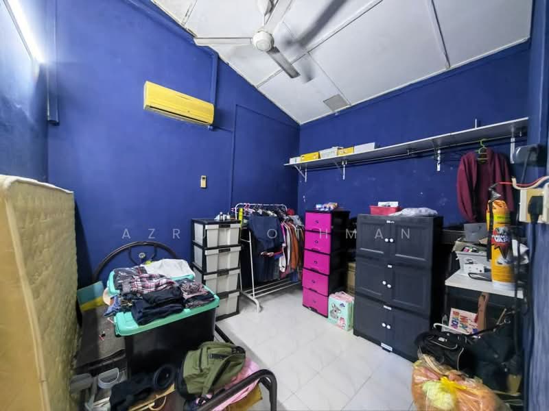 1-storey Terraced House for Sale in Taman Sikamat Indah (Sikamat) - Azrul Othman - Interior - PropertyGuru.com.my