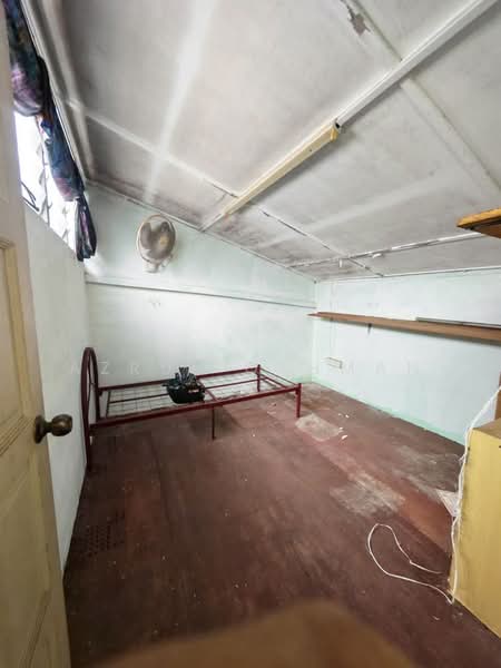 1-storey Terraced House for Sale in Taman Sikamat Indah (Sikamat) - Azrul Othman - Bedroom - PropertyGuru.com.my