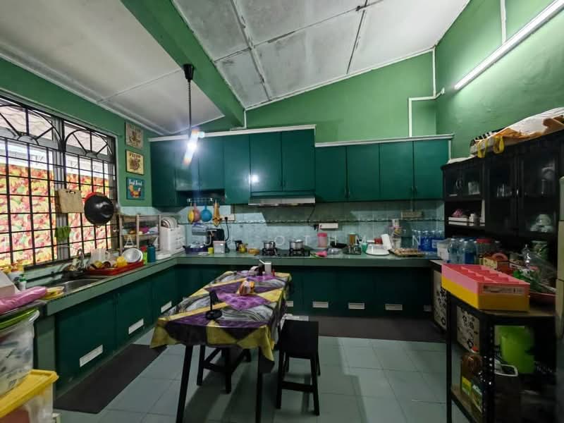 1-storey Terraced House for Sale in Taman Sikamat Indah (Sikamat) - Azrul Othman - Kitchen - PropertyGuru.com.my