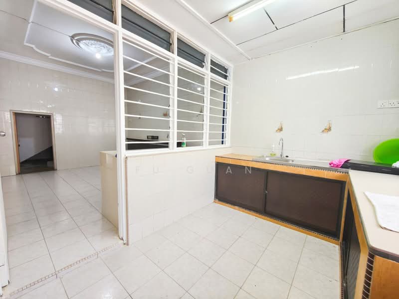 Pelangi Pelangis untuk Untuk Dijual - RM 2,450,000, Mac 2026 - Kitchen - PropertyGuru.com.my