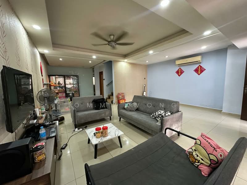 2-storey Terraced House for Sale in Mahkota Cheras (Cheras) - Tommy Wong - Living Room - PropertyGuru.com.my