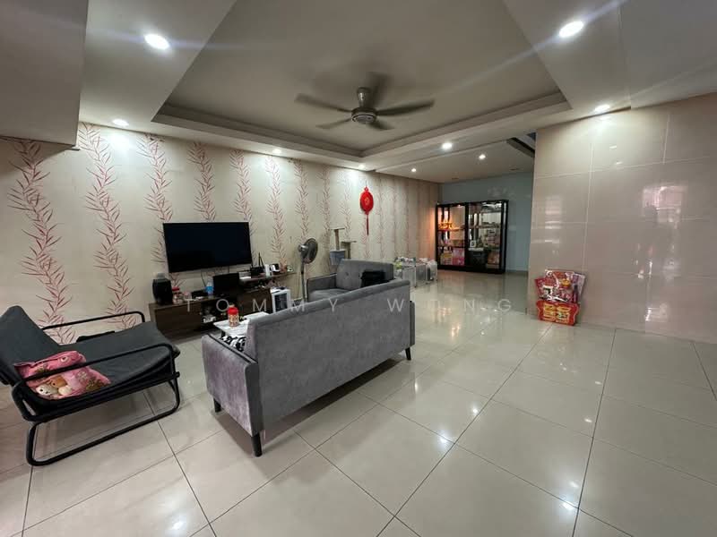 2-storey Terraced House for Sale in Mahkota Cheras (Cheras) - Tommy Wong - Living Room - PropertyGuru.com.my