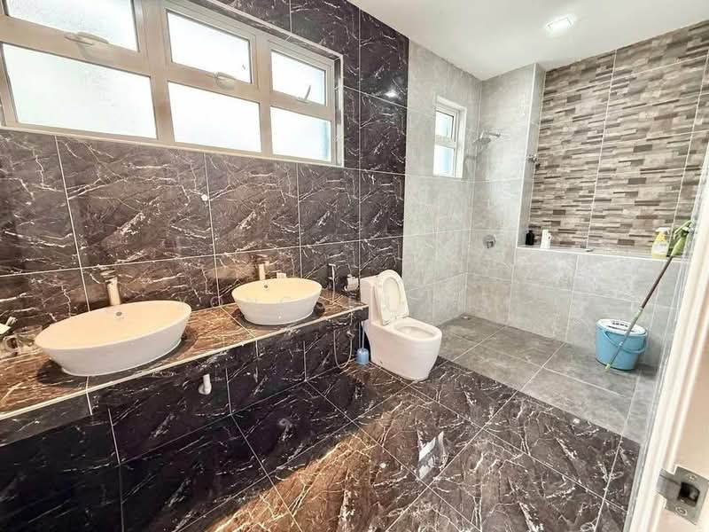 Bungalow for Sale in Setia Alam (Selangor) - Yongsen Lim - Bathroom - PropertyGuru.com.my