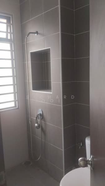 Scarlet untuk Untuk Disewa - RM 1,800 /bulan, Mac 2026 - Bathroom - PropertyGuru.com.my