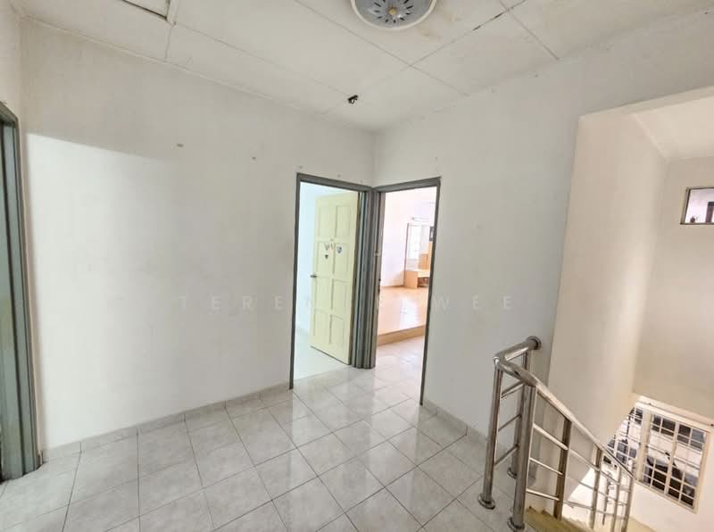 Taman Seri Taming untuk Untuk Disewa - RM 1,950 /bulan, Mac 2026 - Entrance - PropertyGuru.com.my