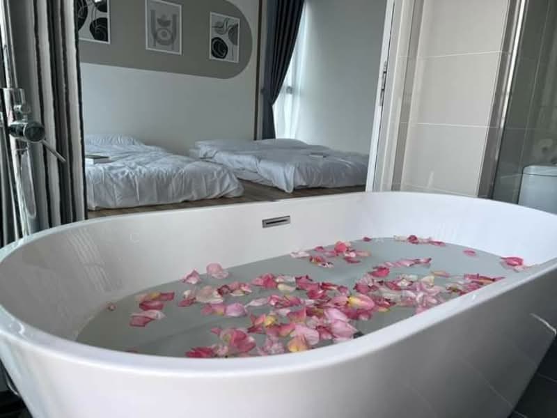 Service Residence for Sale at Southkey Mosaic - Chee Wai Lay - Bathroom - PropertyGuru.com.my