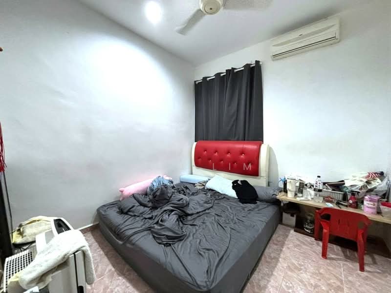 Rumah Teres 1 Tingkat untuk Dijual di Taman Universiti (Skudai) - Karl Lim - Bedroom - PropertyGuru.com.my