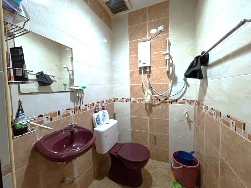 Rumah Teres 1 Tingkat untuk Dijual di Taman Universiti (Skudai) - Karl Lim - Bathroom - PropertyGuru.com.my