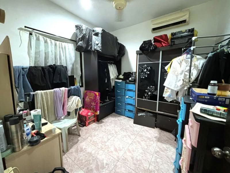 Rumah Teres 1 Tingkat untuk Dijual di Taman Universiti (Skudai) - Karl Lim - Bedroom - PropertyGuru.com.my