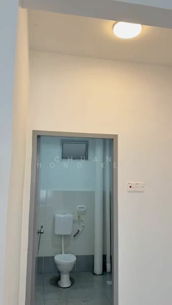Apartment for Rent at Pangsapuri Pulai Mutiara - Chuan Hong Kee - Bathroom - PropertyGuru.com.my