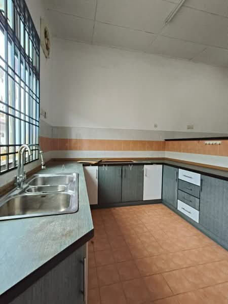 1-storey Terraced House for Sale in Taman Bestari Indah (Ulu Tiram) - Alan Yap - Kitchen - PropertyGuru.com.my