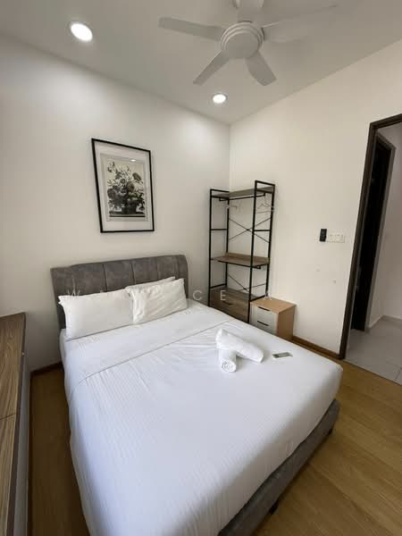 Condominium for Rent at Kings Bay @ Country Garden Danga Bay - Wallace Ang - Bedroom - PropertyGuru.com.my