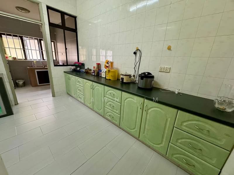 Taman Perling Sutera Jalan Kuning untuk Untuk Dijual - RM 850,000, Mac 2026 - Kitchen - PropertyGuru.com.my