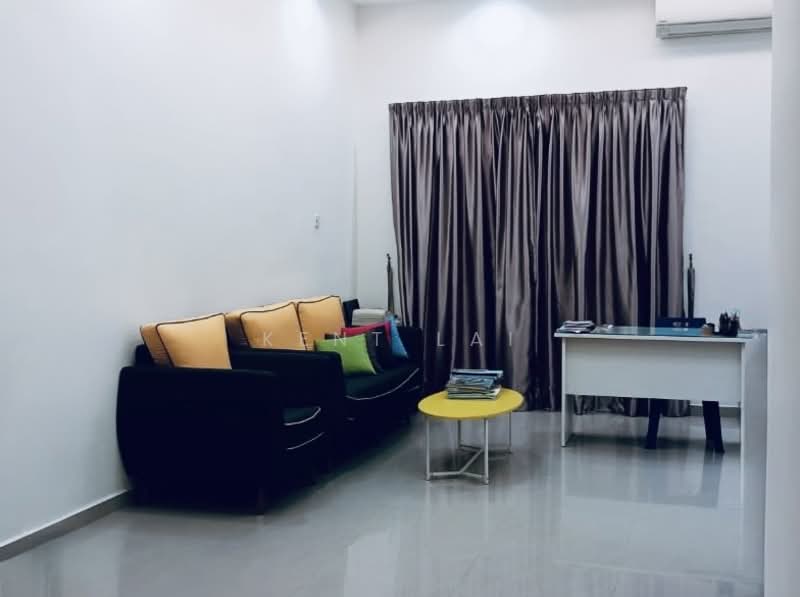 Townhouse for Sale in Jelutong (Penang) - Kent Lai - Living Room - PropertyGuru.com.my