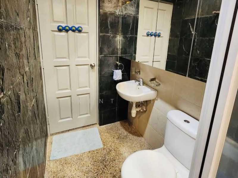Townhouse for Sale in Kampung Sungai Nibong (Bayan Lepas) - Kent Lai - Bathroom - PropertyGuru.com.my